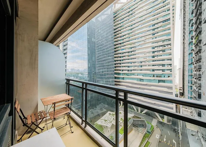 Free Parking At Gramercy With Big Tv And Fast Wifi