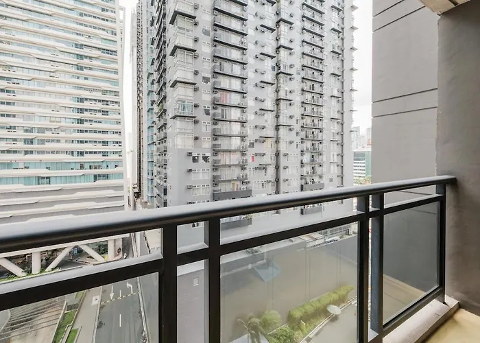 Free Parking At Gramercy With Big Tv And Fast Wifi